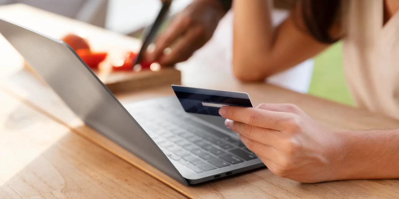 Si të integroni pagesat me PayPal për tregun shqiptar